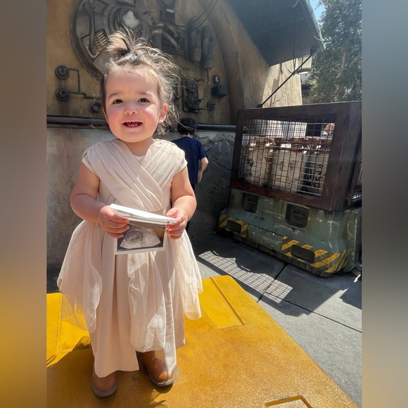 Meet your Posher, Lindsay - Picture 3 of 15